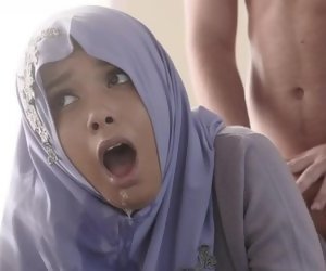 https://porndoe.com/video/1122705/teensloveanal-analyzing-girl-in-hijab