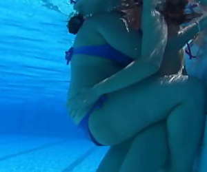 http://www.jennymovies.com/videos/53235651-voyeur-candid-spanish-lesbian-couple-underwater.html