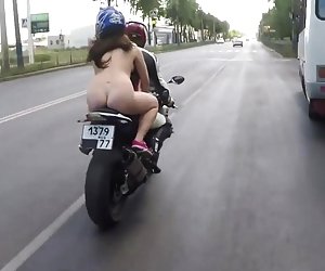 https://drtuber.com/video/4481018/public-car-sex-outdoor-by-amateur-couple