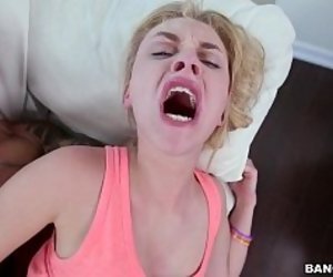 https://www.sexyporn.tv/videos/52995443-petite-blonde-gets-split-open.html