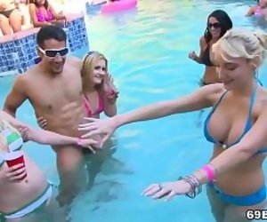http://www.hardcorepost.com/videos/52638511-pool-sex-party.html