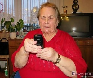 https://analdin.com/videos/446370/omageil-mashup-of-grannies-matures-and-cougar-pics/