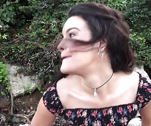 https://drtuber.com/video/4308796/pussy-lips-outside-and-blowjob