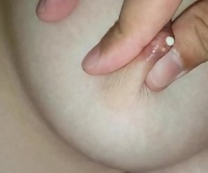https://www.tubeporn.tv/videos/52913262-speriod-wife-play-nipple-lactating.html