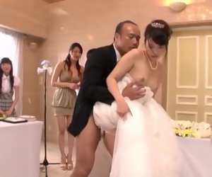 https://xozilla.com/videos/119206/group-sex-on-the-japanese-wedding/