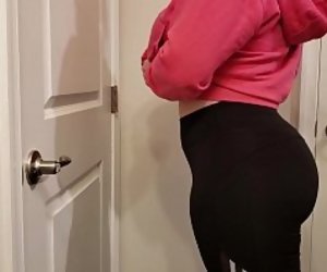http://www.thickassporn.com/videos/53106311-my-big-ass-in-yoga-pants-and-some-new-lingerie.html