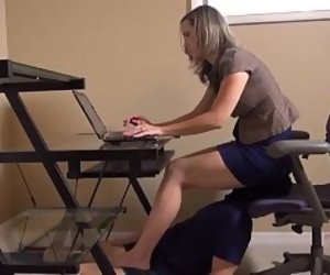 https://www.tubeporn.tv/videos/52900251-secretary-face-chair.html