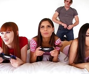https://nuvid.com/video/4320993/hot-chum-gamer-girls